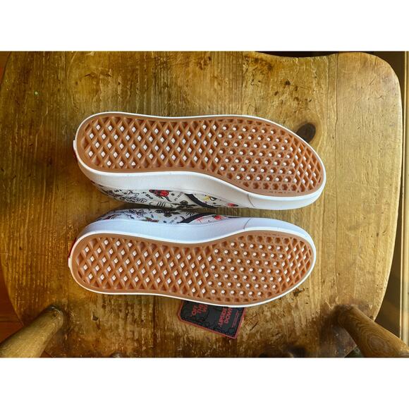 Vans x Stranger Things Custom Hellfire Club Slip On Shoe Men 8 Women's 9.5 NWOB - Picture 4 of 5